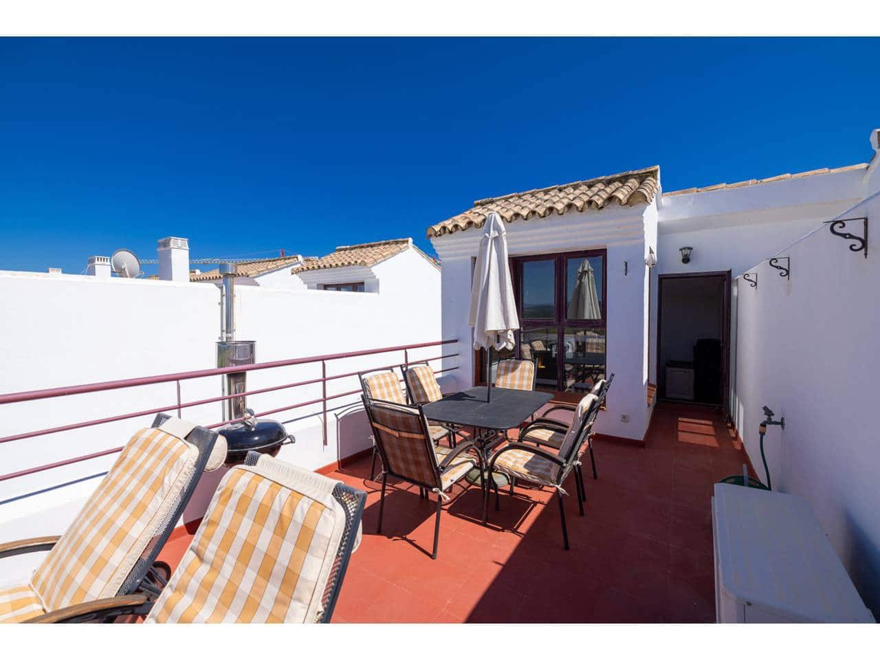 2 soveværelse Byhus til salg i La Alcaidesa med swimmingpool - € 299.000 (Ref: 9012131)