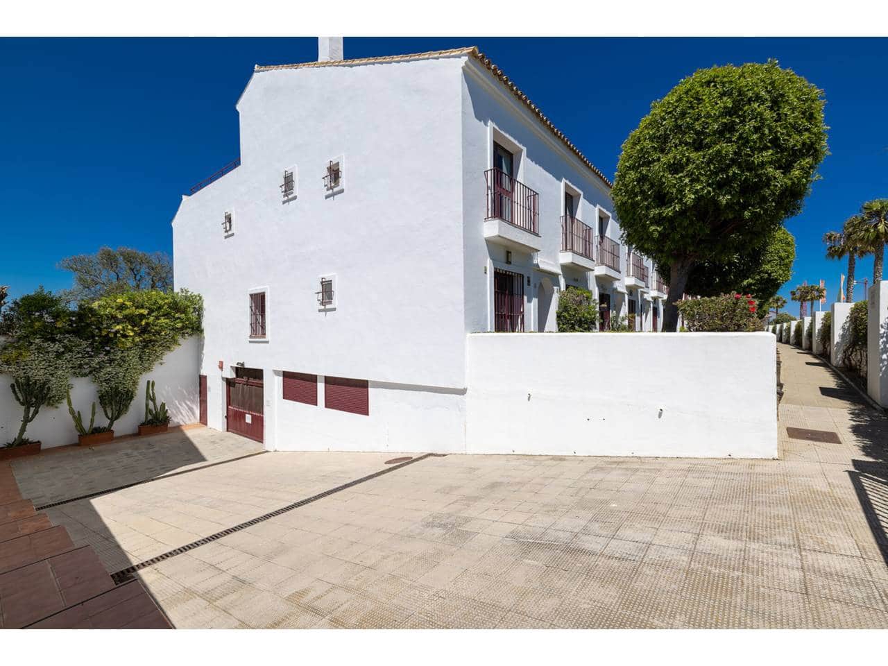 2 soveværelse Byhus til salg i La Alcaidesa med swimmingpool - € 299.000 (Ref: 9012131)