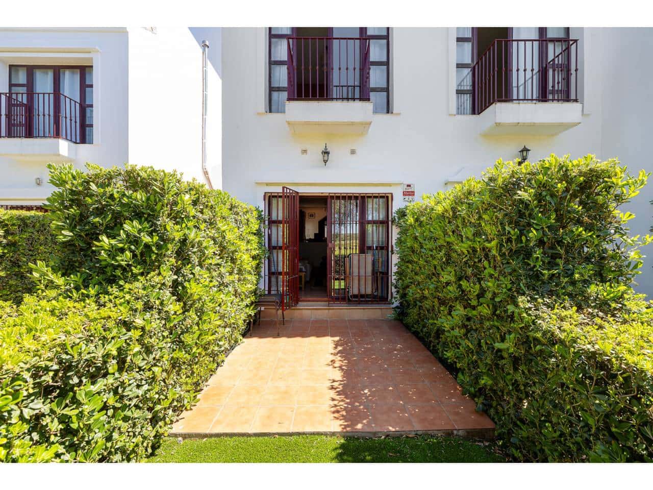 2 soveværelse Byhus til salg i La Alcaidesa med swimmingpool - € 299.000 (Ref: 9012131)