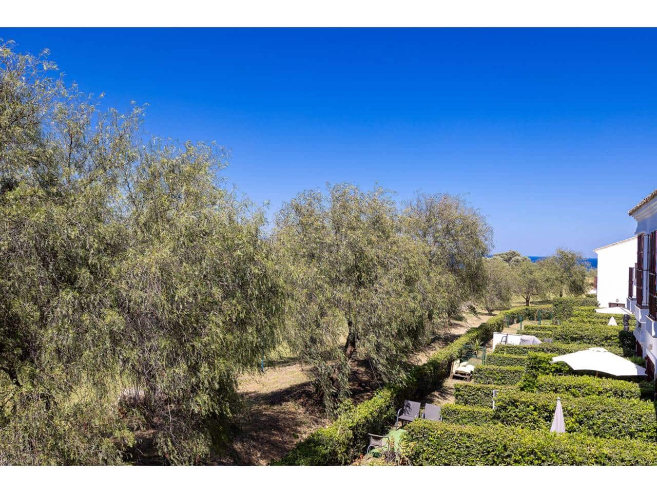 2 soveværelse Byhus til salg i La Alcaidesa med swimmingpool - € 299.000 (Ref: 9012131)