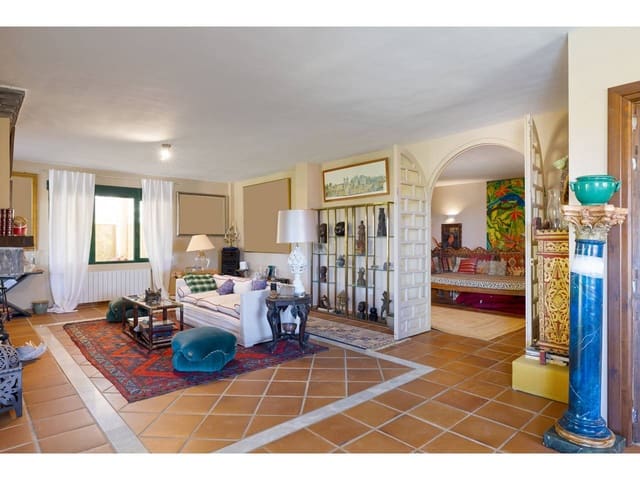 5 makuuhuone Huvila myytävänä paikassa Sotogrande, San Roque mukana uima-altaan 
autotalli - 1 550 000 € (Ref: 9026262)