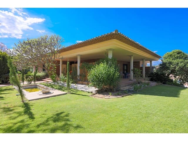 5 makuuhuone Huvila myytävänä paikassa Sotogrande, San Roque mukana uima-altaan 
autotalli - 1 550 000 € (Ref: 9026262)