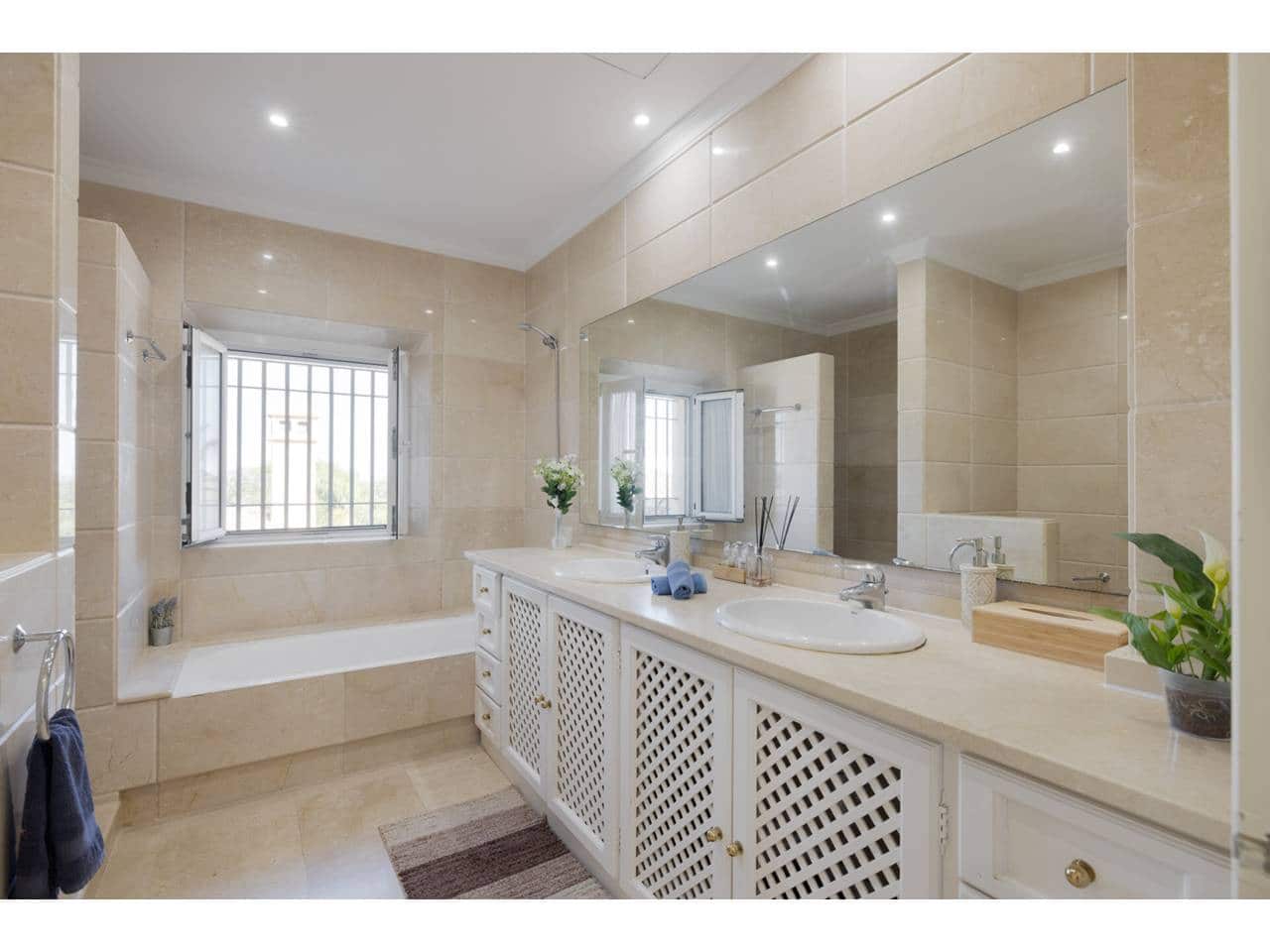 3 chambre Villa/Maison à vendre à Sotogrande avec piscine garage - 1 275 000 € (Ref: 9026263)