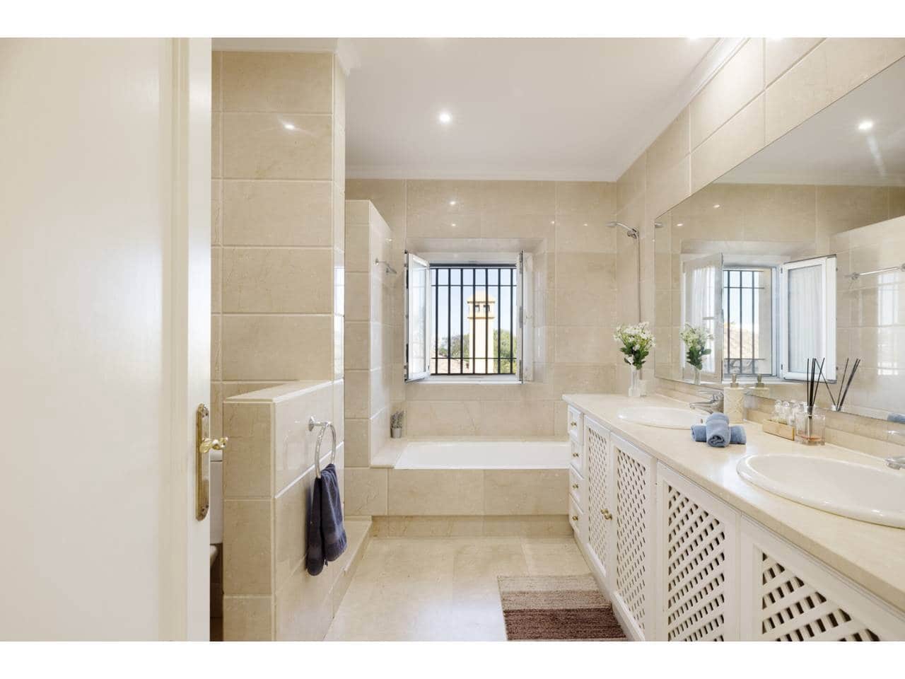 3 chambre Villa/Maison à vendre à Sotogrande avec piscine garage - 1 275 000 € (Ref: 9026263)