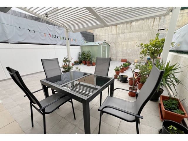 4 soveværelse Byhus til salg i Algeciras med swimmingpool garage - € 289.900 (Ref: 9073087)