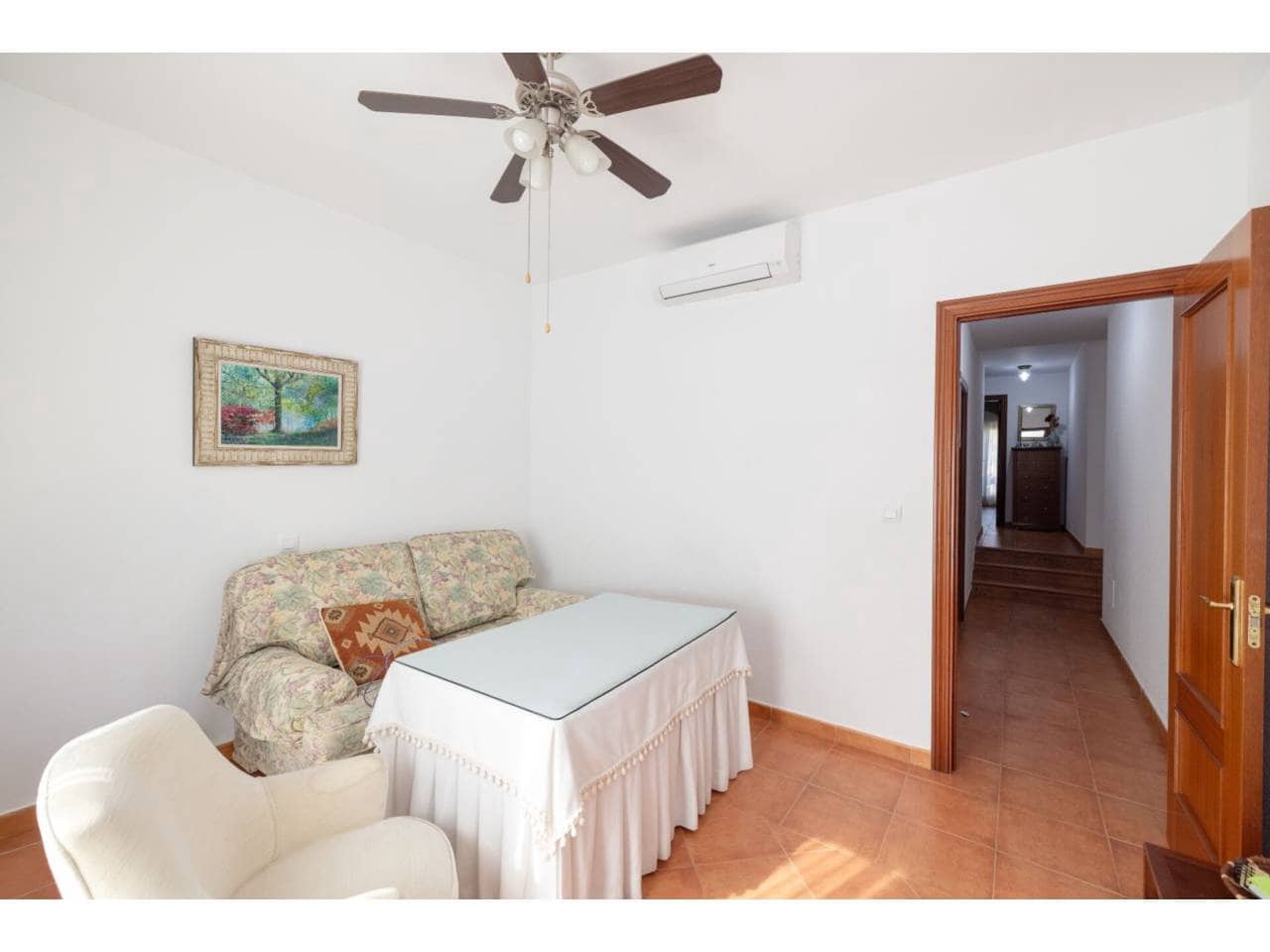 5 soverom Kjedet enebolig til salgs i Manilva med svømmebasseng garasje - € 830 000 (Ref: 9081180)