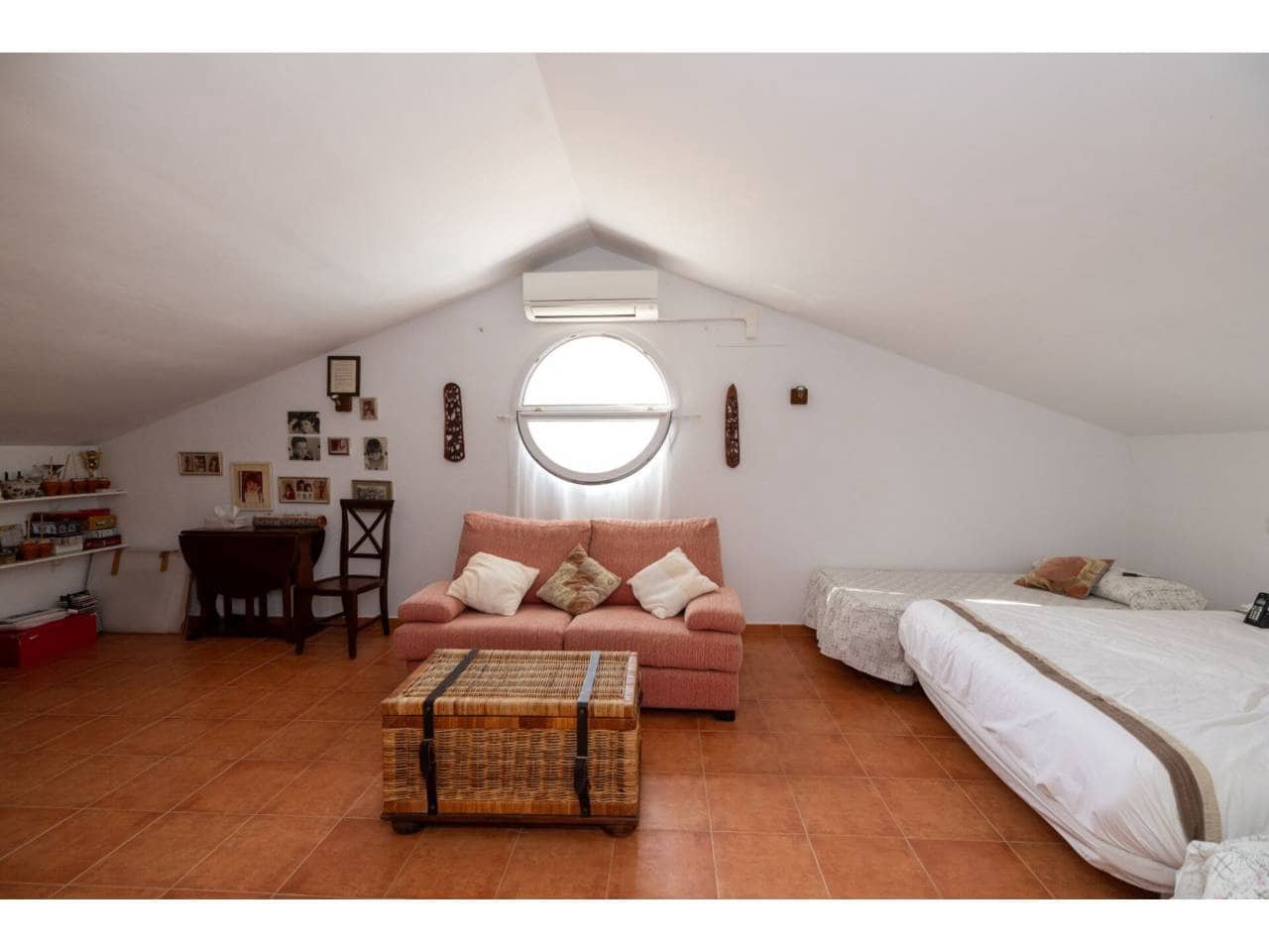 5 soverom Kjedet enebolig til salgs i Manilva med svømmebasseng garasje - € 830 000 (Ref: 9081180)