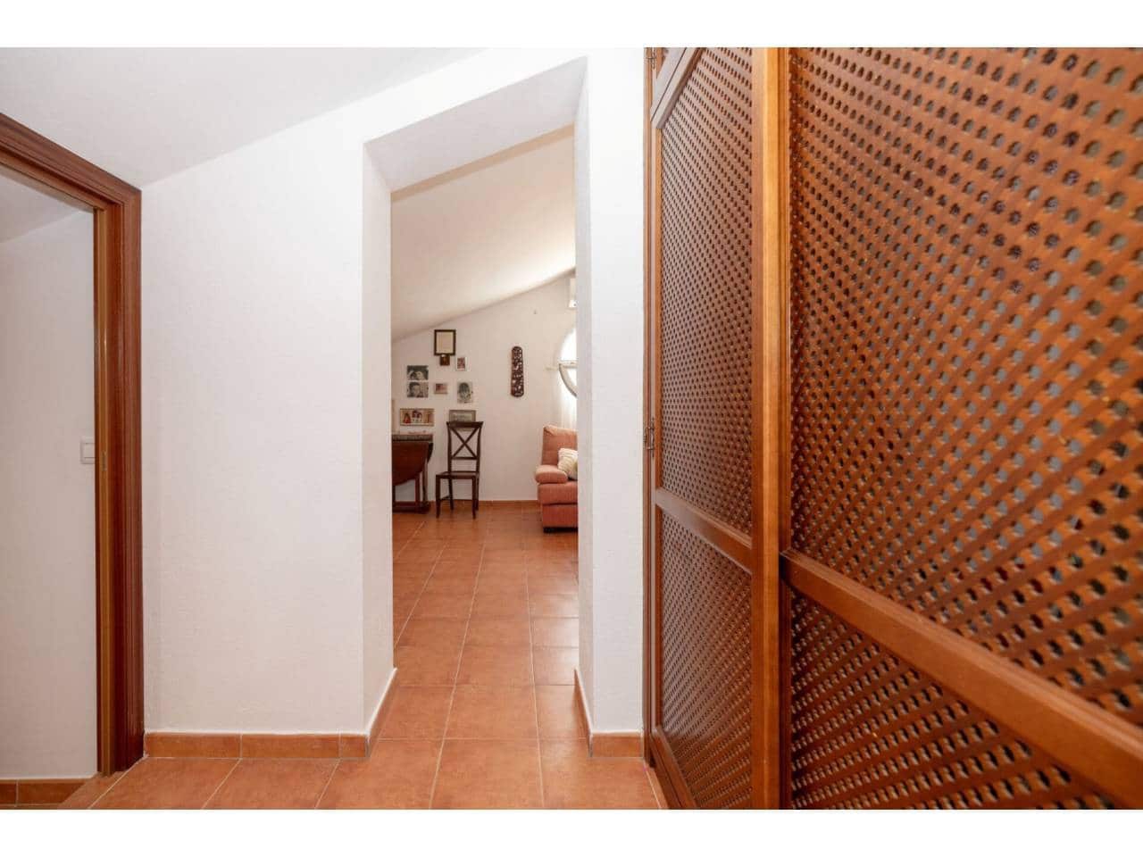 5 soverom Kjedet enebolig til salgs i Manilva med svømmebasseng garasje - € 830 000 (Ref: 9081180)