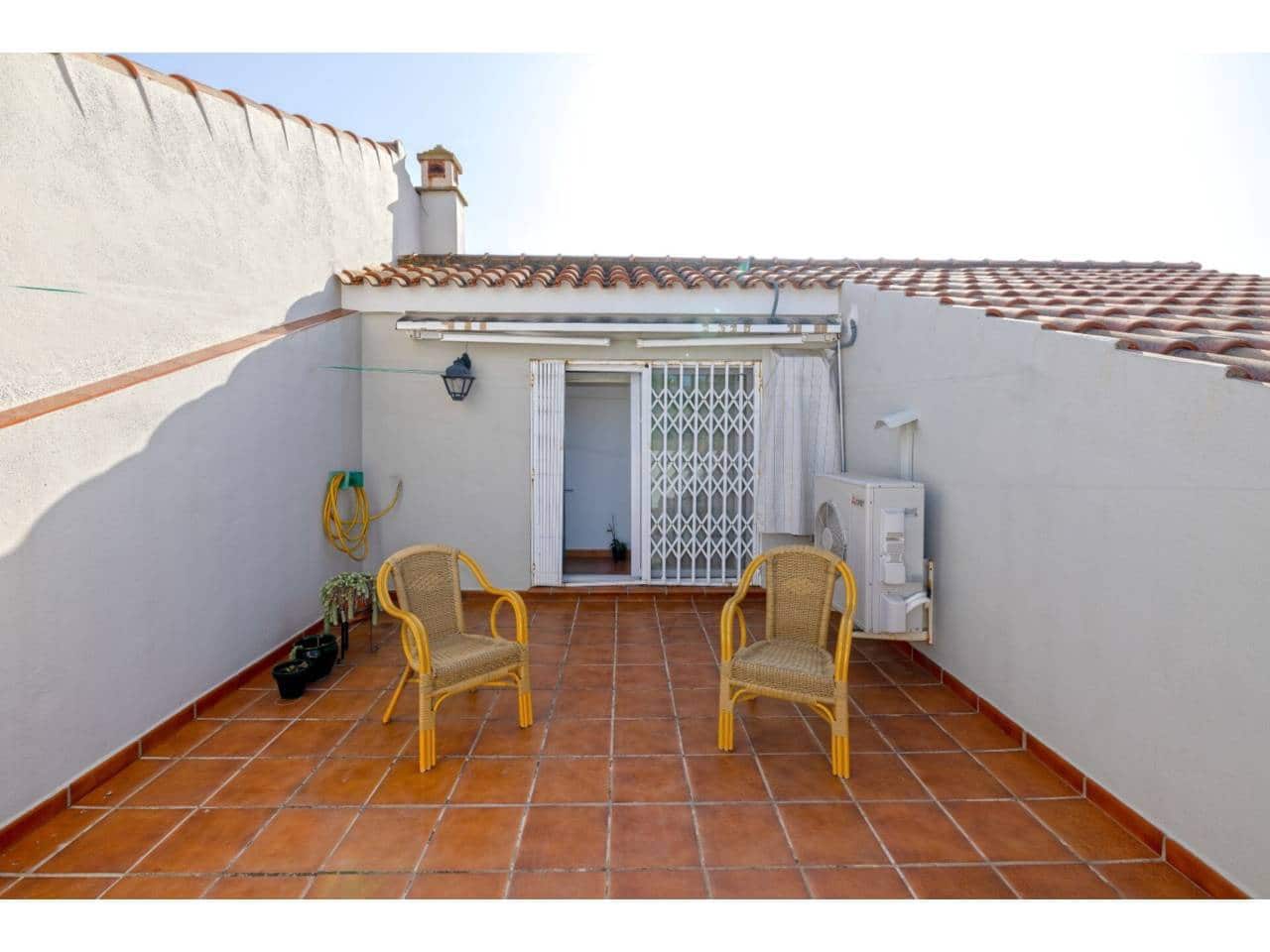 5 soverom Kjedet enebolig til salgs i Manilva med svømmebasseng garasje - € 830 000 (Ref: 9081180)