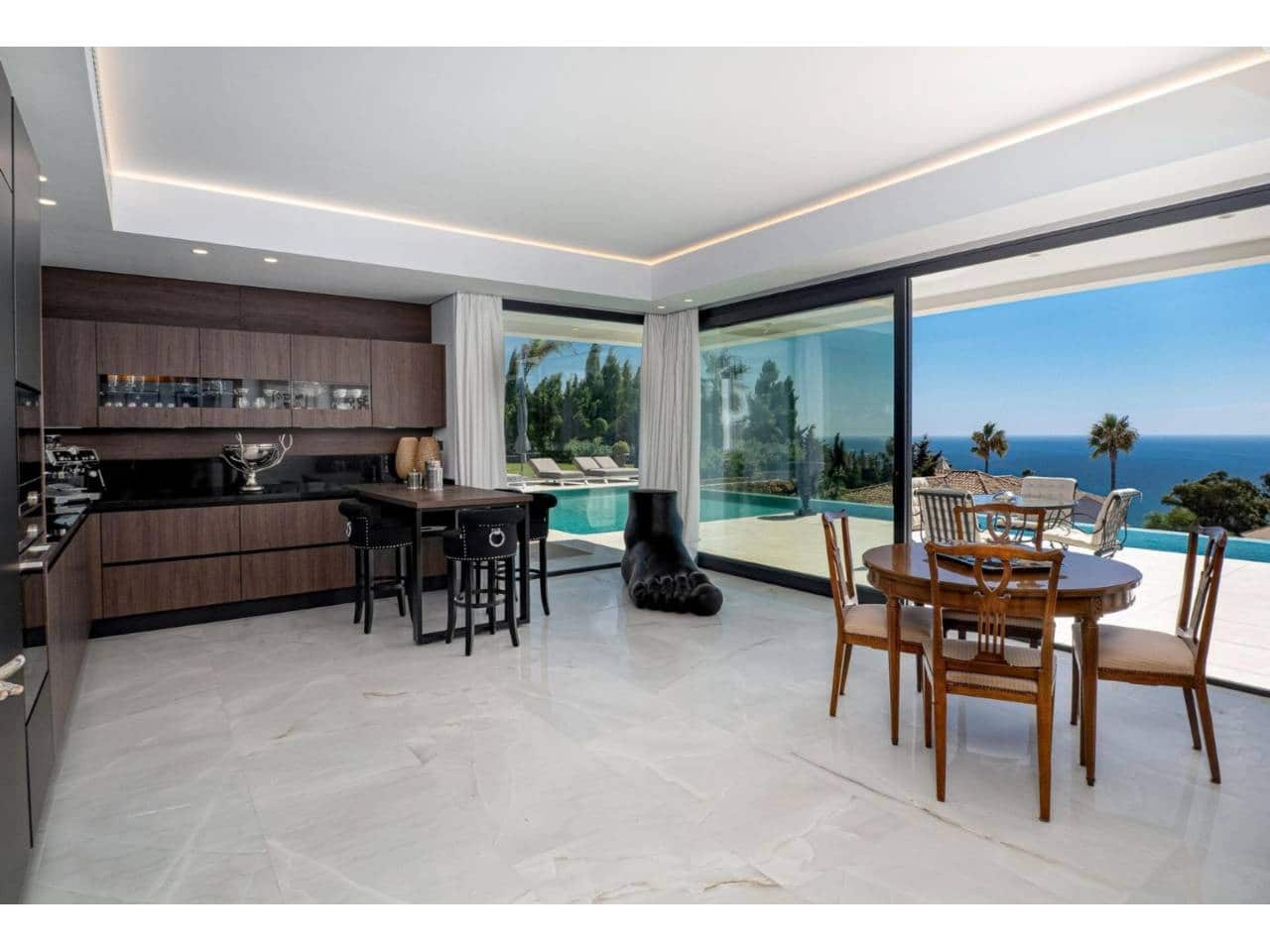 5 soverom Villa til salgs i Manilva med svømmebasseng garasje - € 3 450 000 (Ref: 9081181)