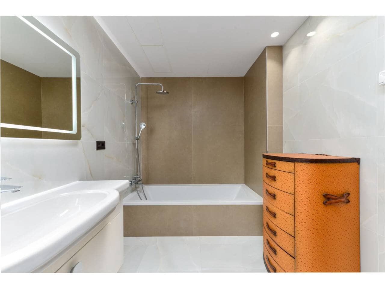 5 soverom Villa til salgs i Manilva med svømmebasseng garasje - € 3 450 000 (Ref: 9081181)