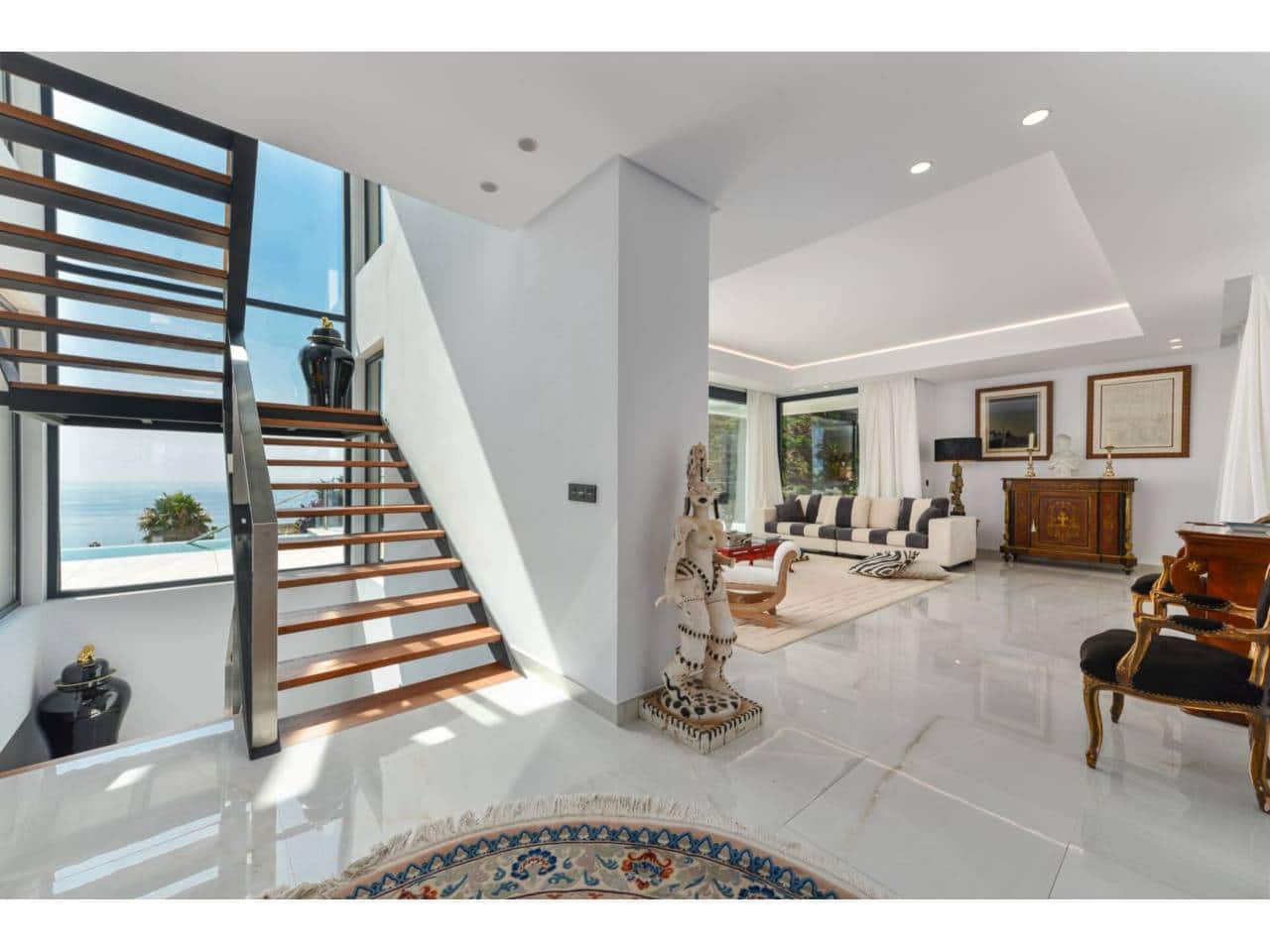 5 soverom Villa til salgs i Manilva med svømmebasseng garasje - € 3 450 000 (Ref: 9081181)