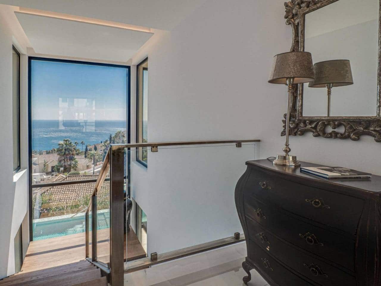 5 soverom Villa til salgs i Manilva med svømmebasseng garasje - € 3 450 000 (Ref: 9081181)