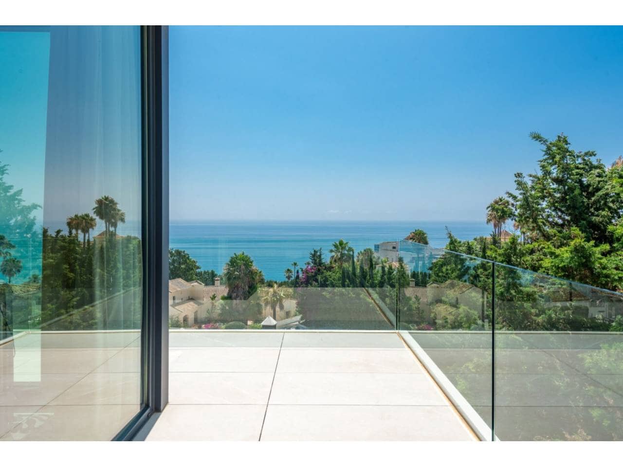 5 soverom Villa til salgs i Manilva med svømmebasseng garasje - € 3 450 000 (Ref: 9081181)