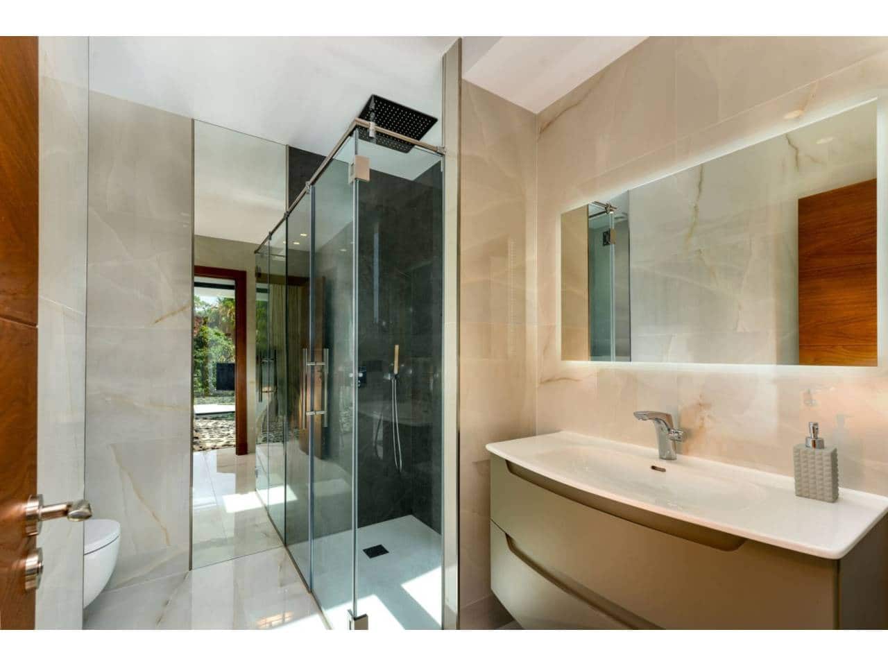 5 soverom Villa til salgs i Manilva med svømmebasseng garasje - € 3 450 000 (Ref: 9081181)