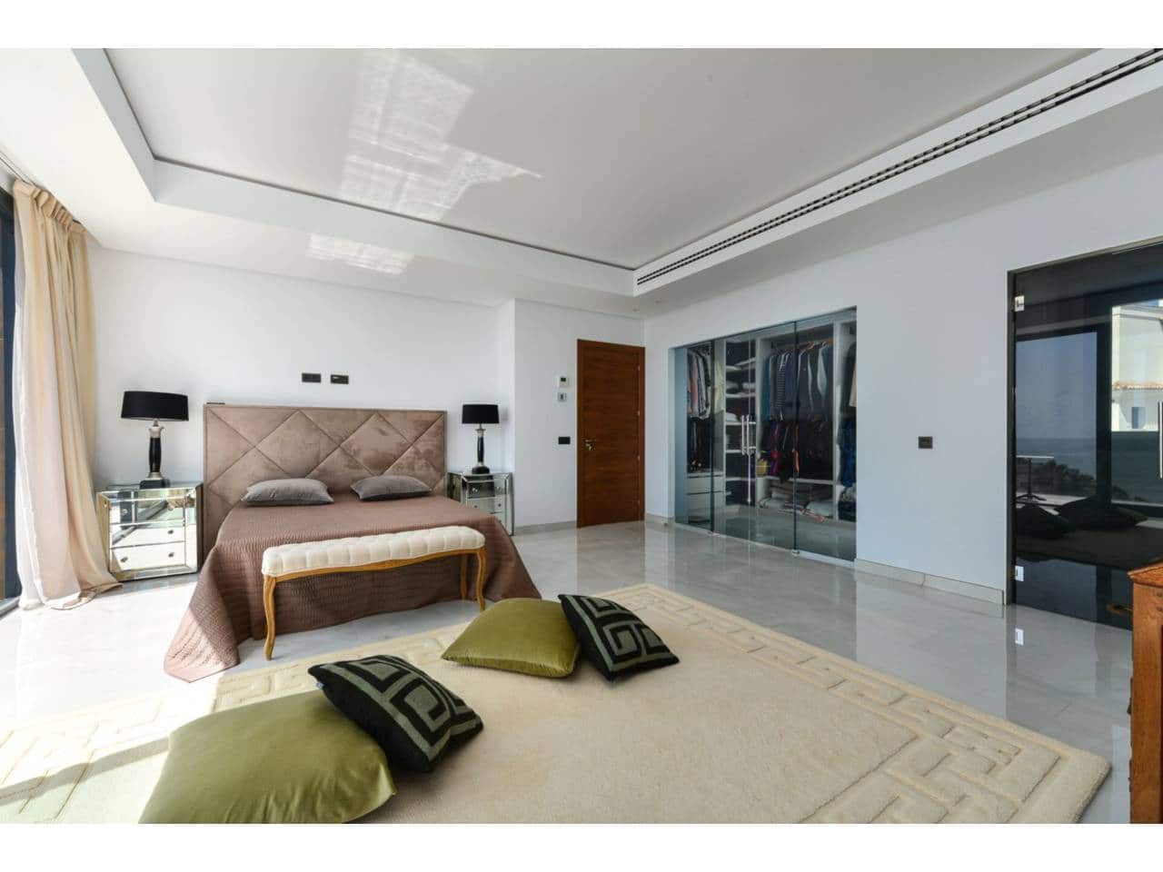 5 soverom Villa til salgs i Manilva med svømmebasseng garasje - € 3 450 000 (Ref: 9081181)