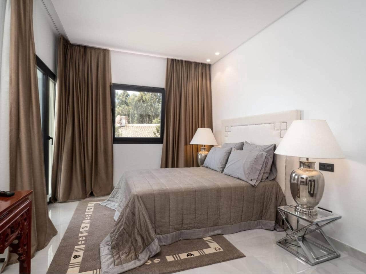 5 soverom Villa til salgs i Manilva med svømmebasseng garasje - € 3 450 000 (Ref: 9081181)