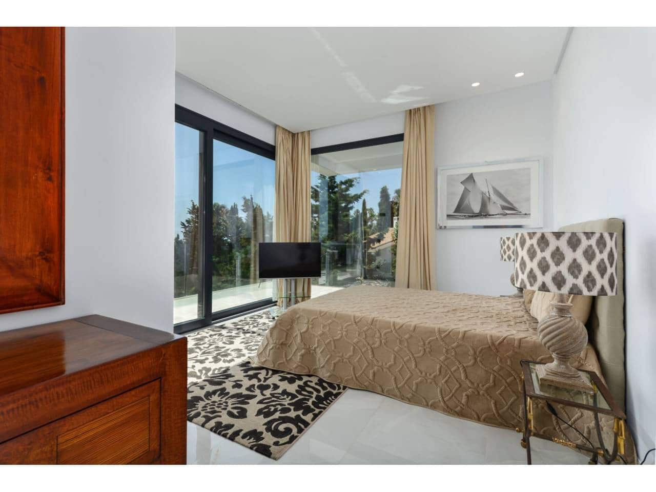 5 soverom Villa til salgs i Manilva med svømmebasseng garasje - € 3 450 000 (Ref: 9081181)