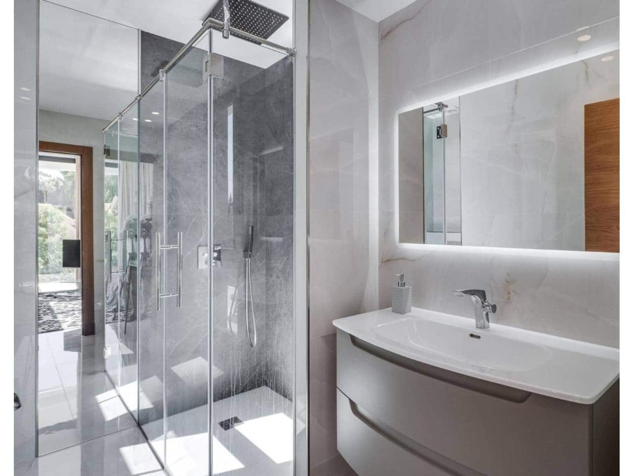 5 soverom Villa til salgs i Manilva med svømmebasseng garasje - € 3 450 000 (Ref: 9081181)