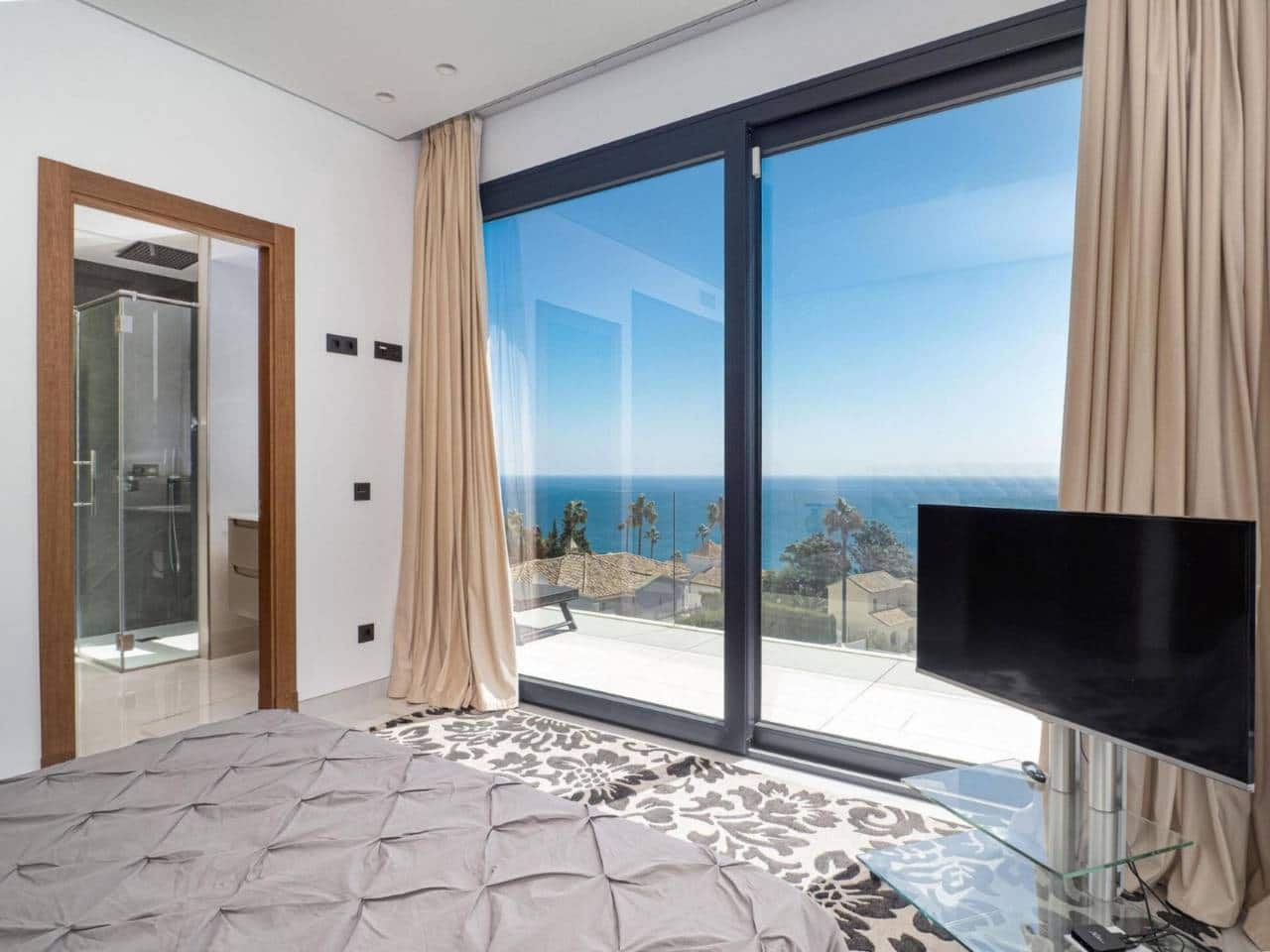 5 soverom Villa til salgs i Manilva med svømmebasseng garasje - € 3 450 000 (Ref: 9081181)