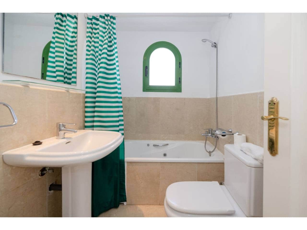 2 bedroom Flat for sale in Manilva with pool garage - € 299,000 (Ref: 9081182)