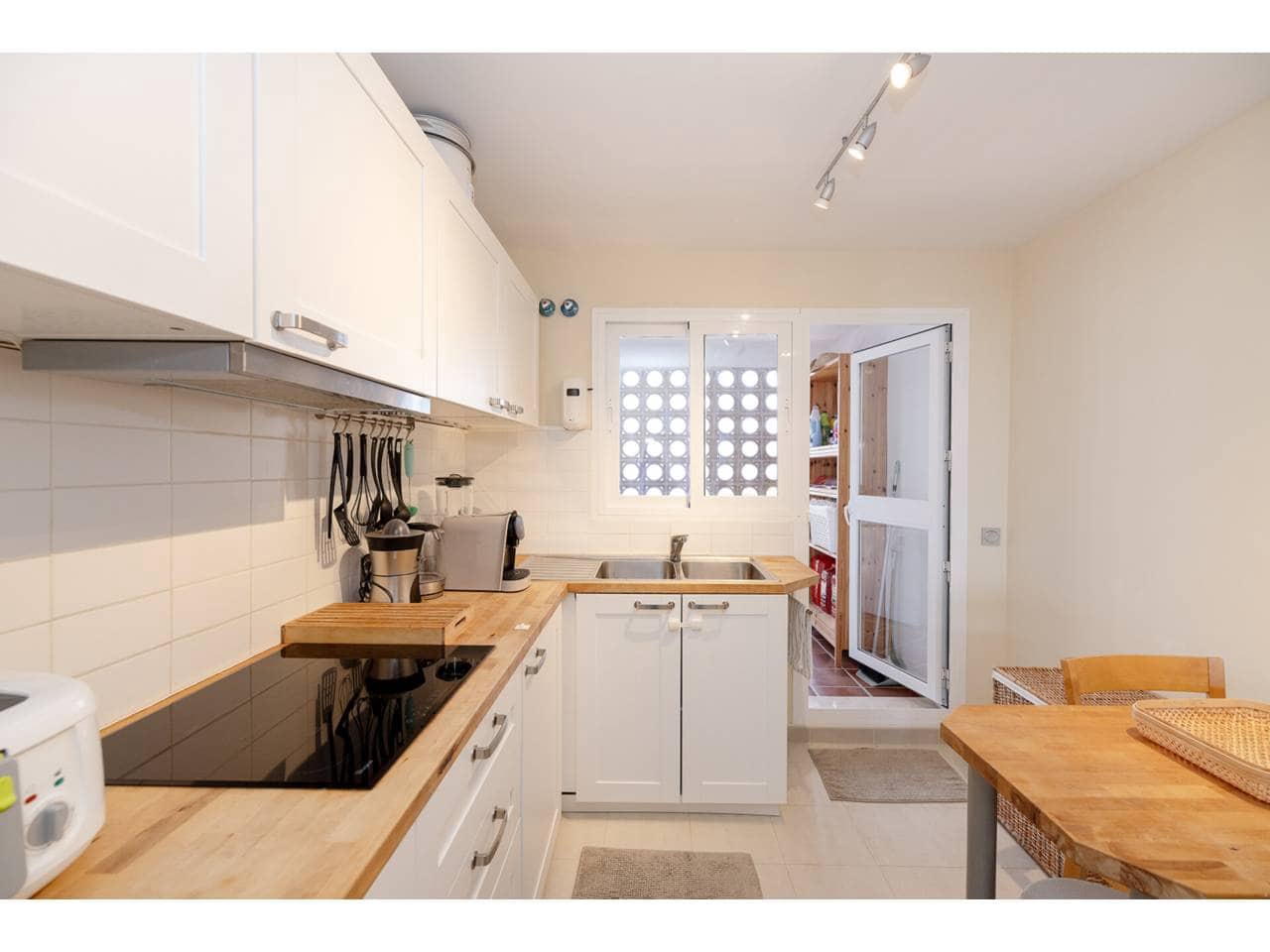 3 bedroom Apartment for sale in Manilva with pool garage - € 332,000 (Ref: 9088343)