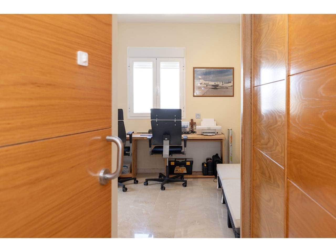 3 bedroom Apartment for sale in Manilva with pool garage - € 332,000 (Ref: 9088343)