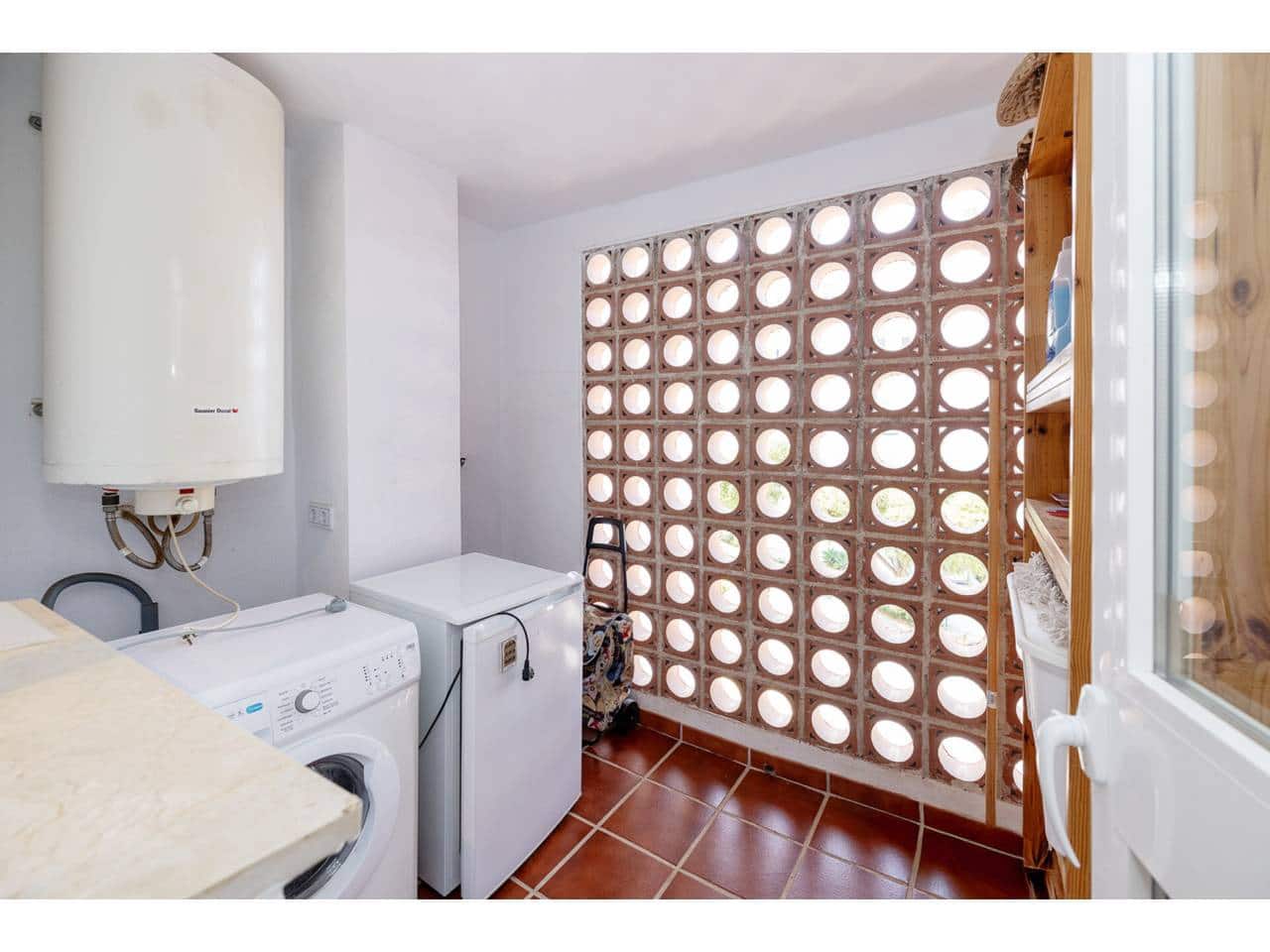 3 bedroom Apartment for sale in Manilva with pool garage - € 332,000 (Ref: 9088343)