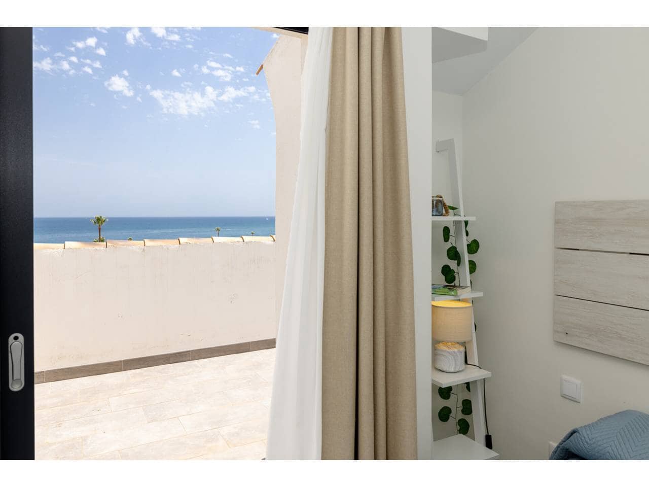 1 camera da letto Attico in vendita in Manilva con piscina garage - 335.000 € (Rif: 9100446)