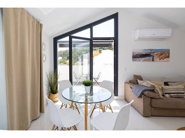 1 soverom Penthouse til salgs i Manilva med svømmebasseng garasje - € 335 000 (Ref: 9100446)