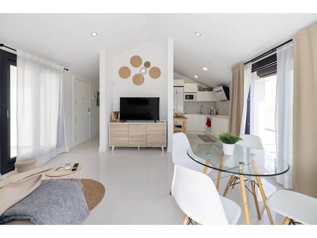 1 soverom Penthouse til salgs i Manilva med svømmebasseng garasje - € 335 000 (Ref: 9100446)