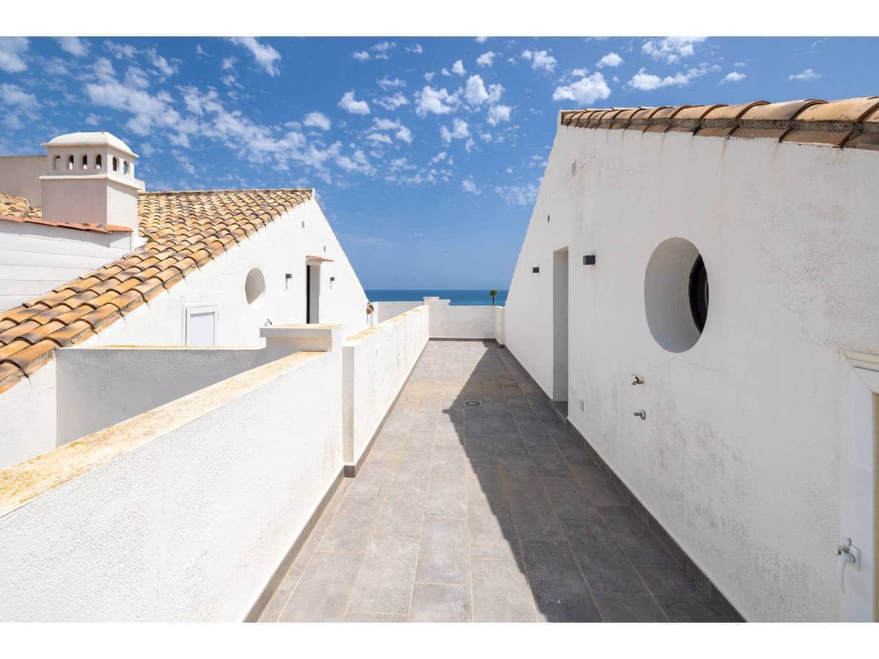 1 camera da letto Attico in vendita in Manilva con piscina garage - 335.000 € (Rif: 9100446)