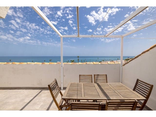 1 soverom Penthouse til salgs i Manilva med svømmebasseng garasje - € 335 000 (Ref: 9100446)