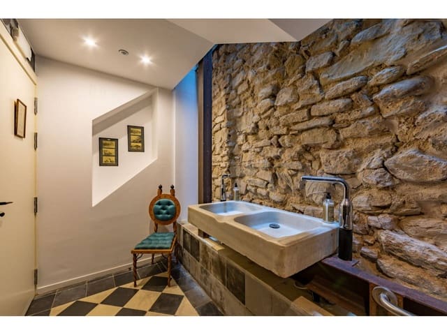 5 bedroom Hotel for sale in Tarifa - € 1,500,000 (Ref: 9115710)