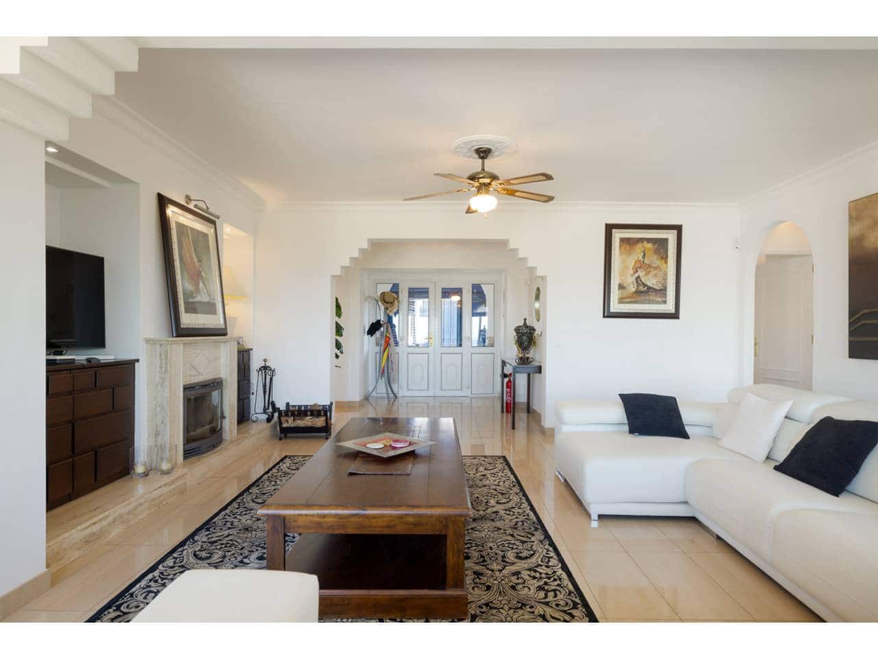 5 soveværelse Villa til salg i Torreguadiaro med swimmingpool - € 1.350.000 (Ref: 9145122)