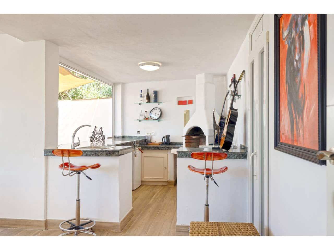 5 soveværelse Villa til salg i Torreguadiaro med swimmingpool - € 1.350.000 (Ref: 9145122)