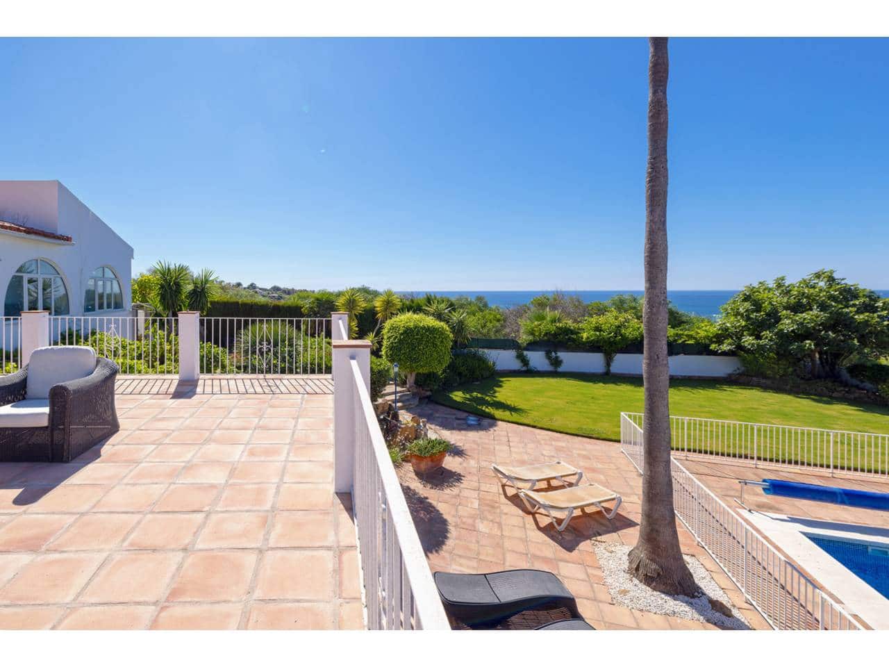 5 soveværelse Villa til salg i Torreguadiaro med swimmingpool - € 1.350.000 (Ref: 9145122)