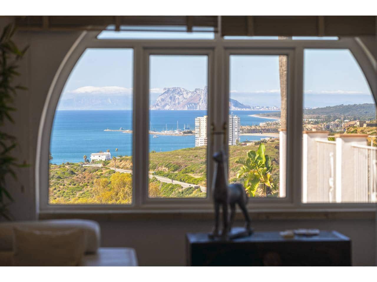 5 soveværelse Villa til salg i Torreguadiaro med swimmingpool - € 1.350.000 (Ref: 9145122)