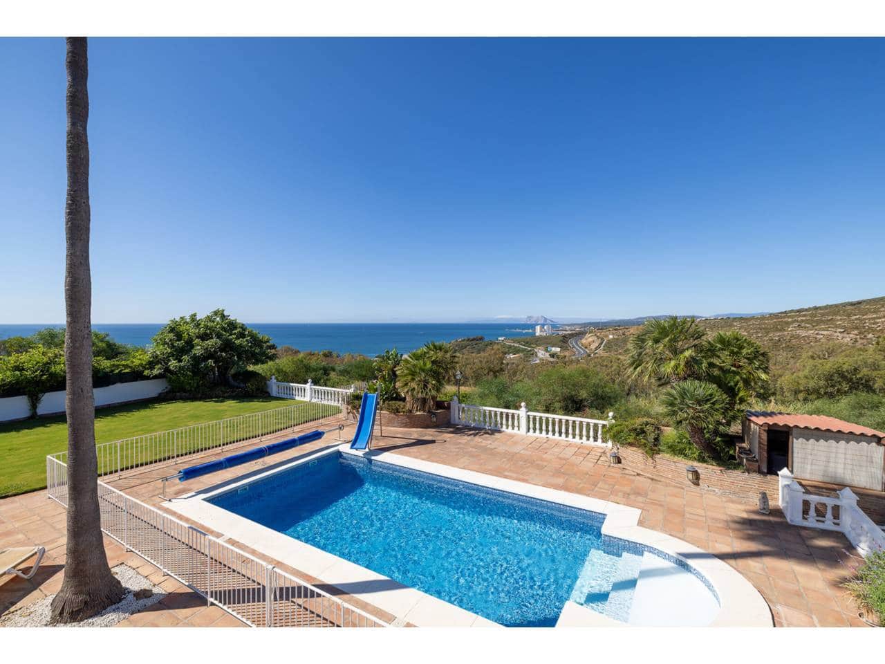 5 soveværelse Villa til salg i Torreguadiaro med swimmingpool - € 1.350.000 (Ref: 9145122)