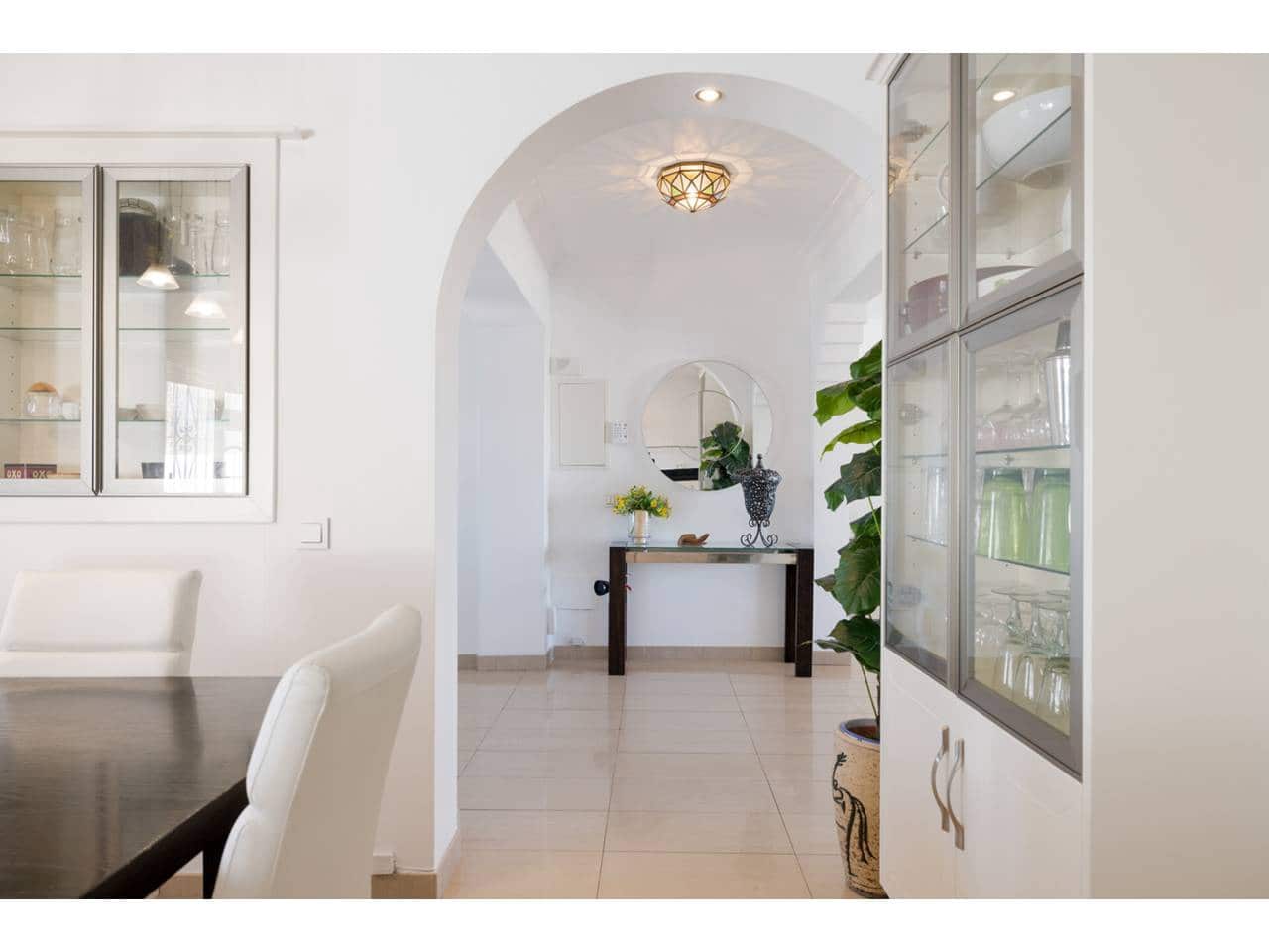 5 soveværelse Villa til salg i Torreguadiaro med swimmingpool - € 1.350.000 (Ref: 9145122)