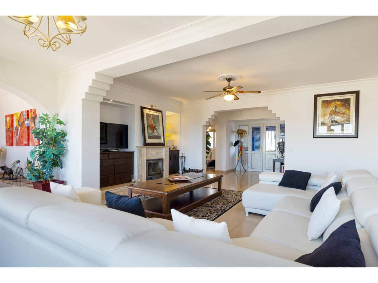 5 soveværelse Villa til salg i Torreguadiaro med swimmingpool - € 1.350.000 (Ref: 9145122)