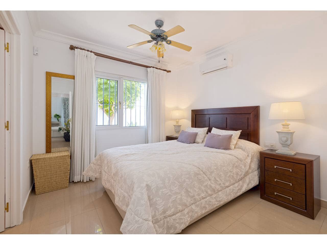 5 soveværelse Villa til salg i Torreguadiaro med swimmingpool - € 1.350.000 (Ref: 9145122)