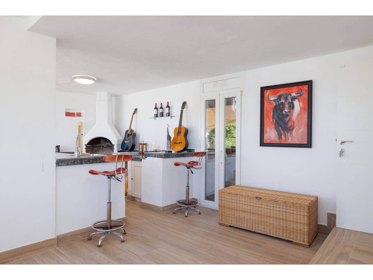 5 soveværelse Villa til salg i Torreguadiaro med swimmingpool - € 1.350.000 (Ref: 9145122)