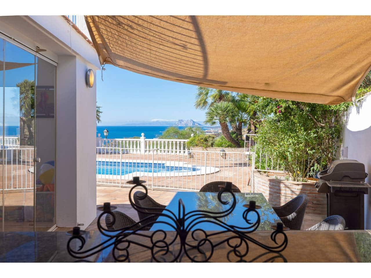 5 soveværelse Villa til salg i Torreguadiaro med swimmingpool - € 1.350.000 (Ref: 9145122)