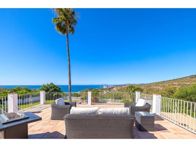 5 slaapkamer Villa te koop in San Roque met zwembad - € 1.350.000 (Ref: 9145122)