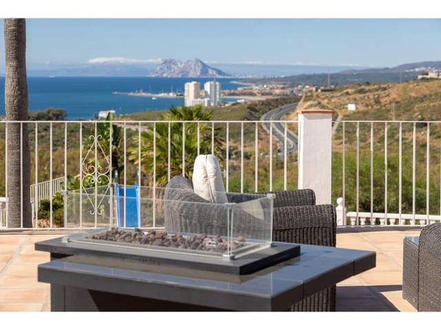 5 slaapkamer Villa te koop in San Roque met zwembad - € 1.350.000 (Ref: 9145122)