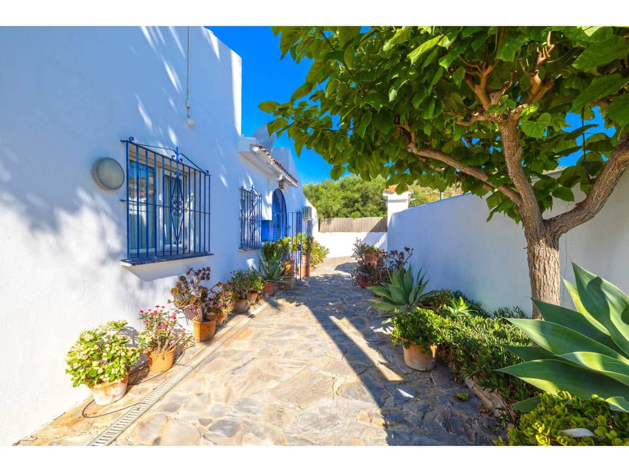 5 soveværelse Villa til salg i Torreguadiaro med swimmingpool - € 1.350.000 (Ref: 9145122)