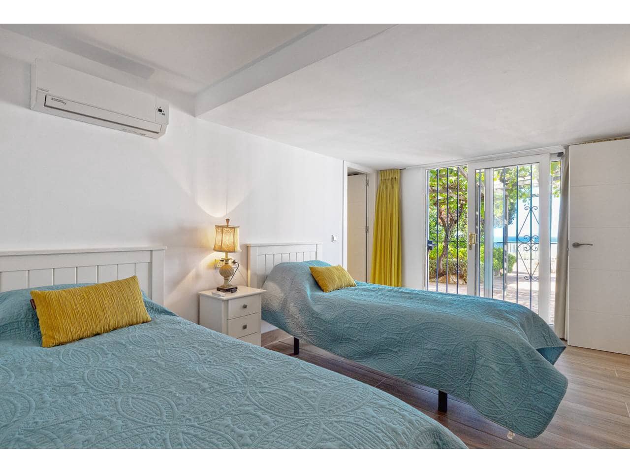 5 soveværelse Villa til salg i Torreguadiaro med swimmingpool - € 1.350.000 (Ref: 9145122)