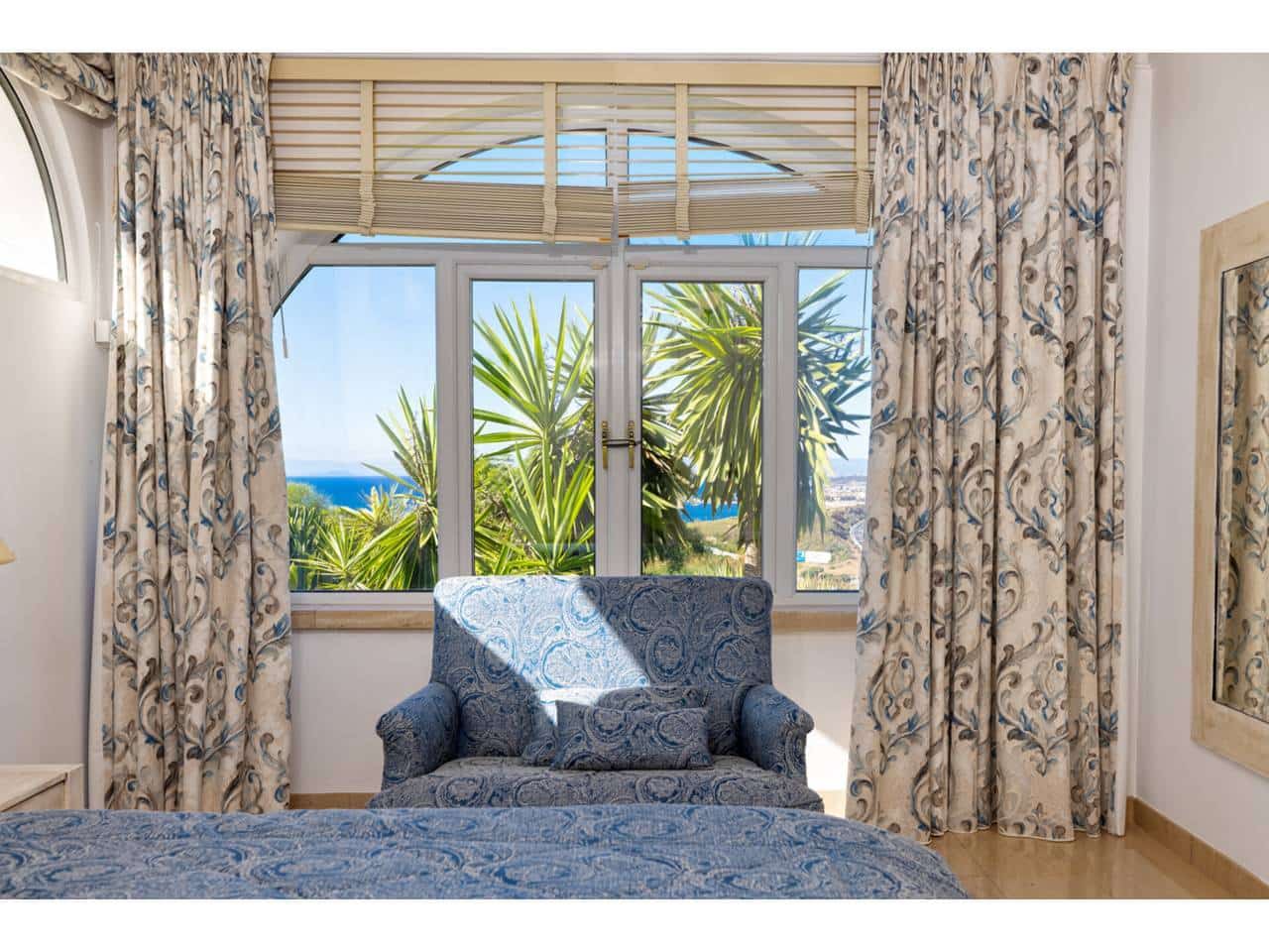 5 soveværelse Villa til salg i Torreguadiaro med swimmingpool - € 1.350.000 (Ref: 9145122)