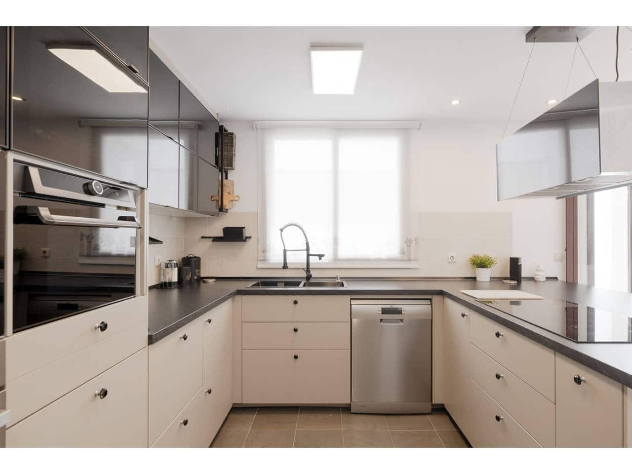 3 soveværelse Rækkehus til salg i Cortes de la Frontera med swimmingpool garage - € 565.000 (Ref: 9145123)